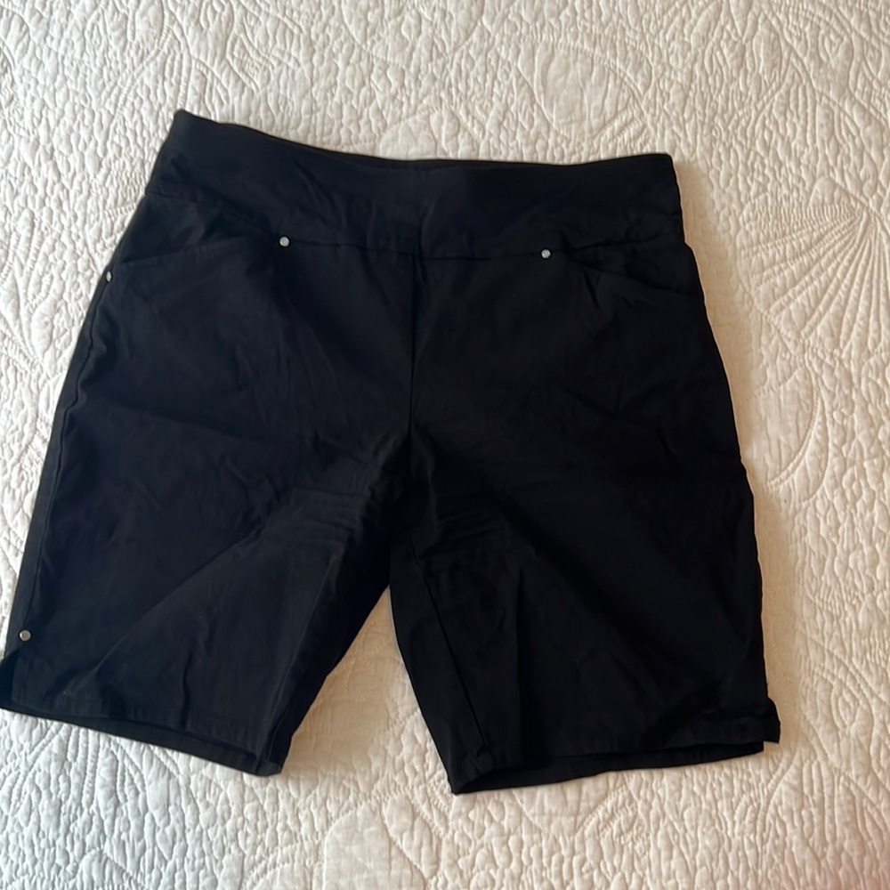 INC international concepts black size 6 shorts